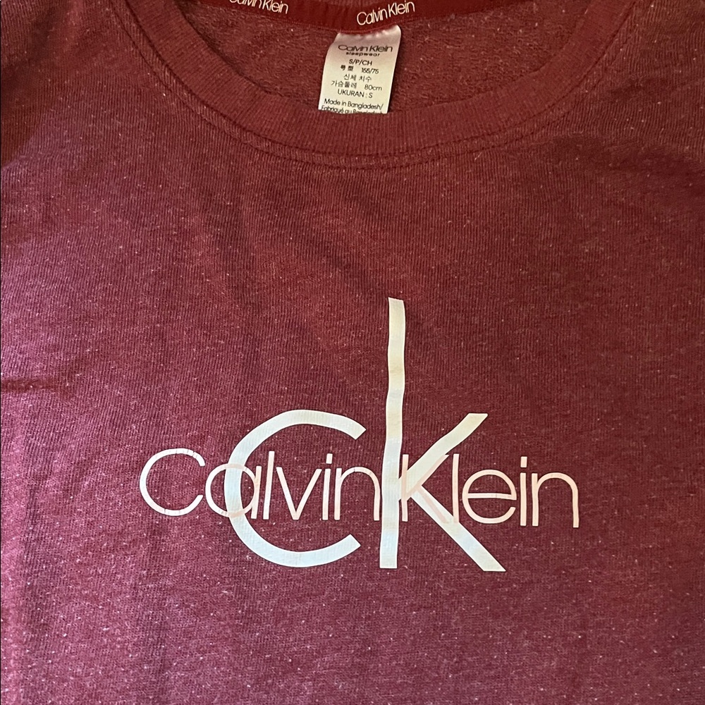Calvin Klein woman’s Burgundy sweatshirt